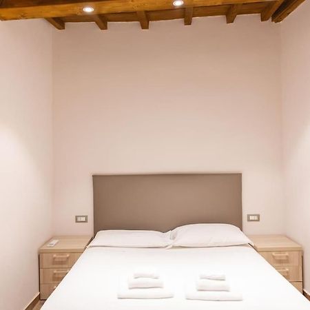 Cozy And Charmin 3Br Apartment Steps By Duomo Florença Exterior foto