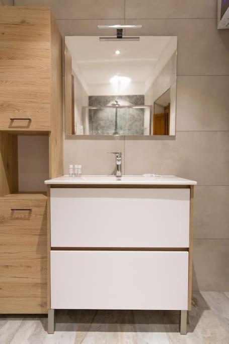 Cozy And Charmin 3Br Apartment Steps By Duomo Florença Exterior foto