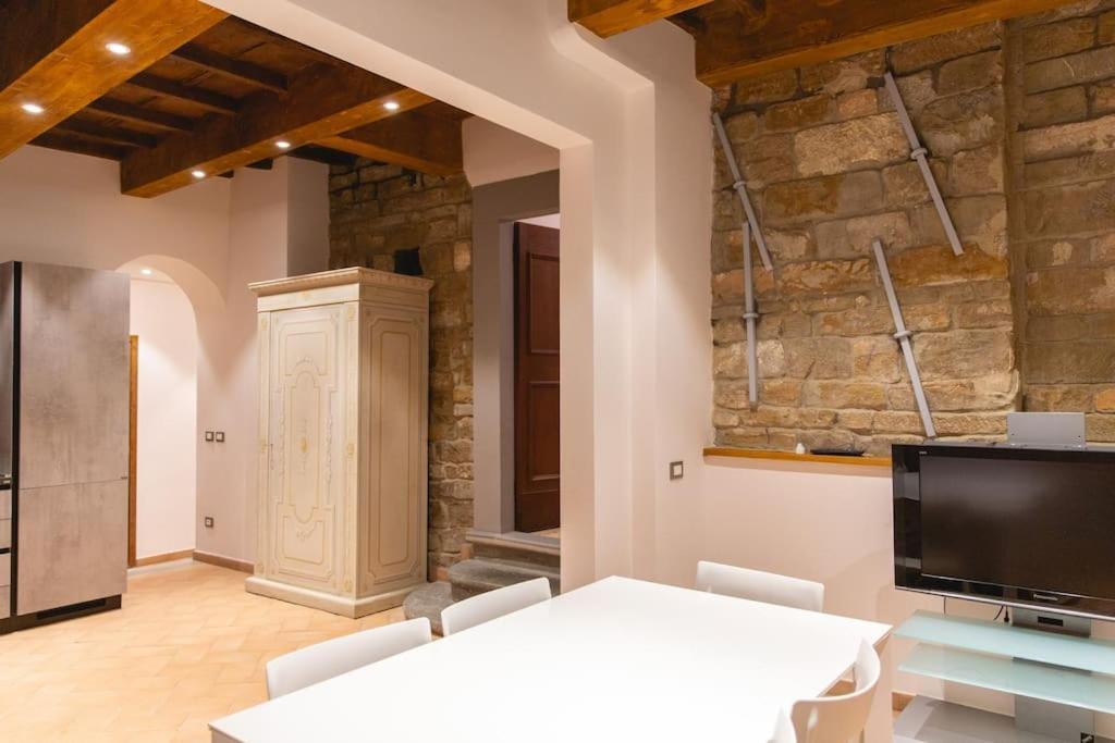 Cozy And Charmin 3Br Apartment Steps By Duomo Florença Exterior foto