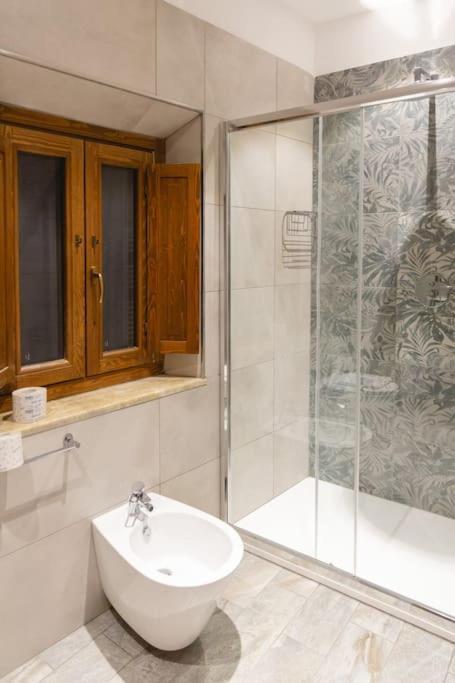Cozy And Charmin 3Br Apartment Steps By Duomo Florença Exterior foto